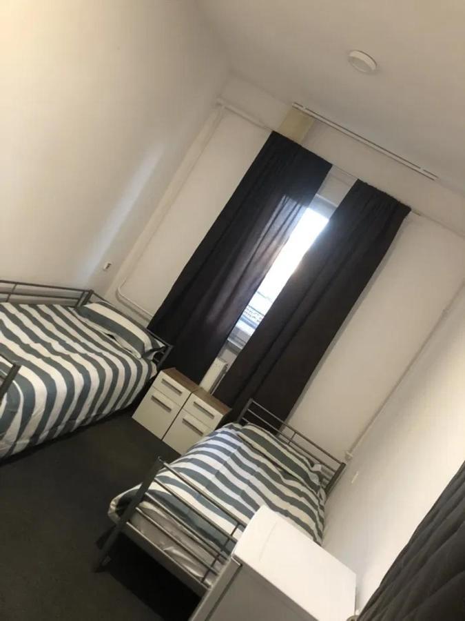 Hostel Leszno Ul.Uslugowa Экстерьер фото